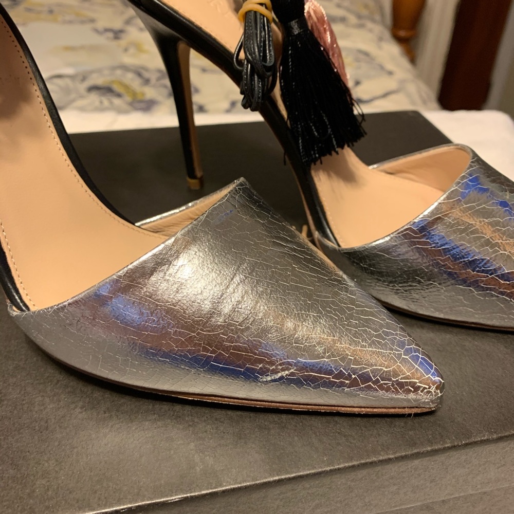 Shoes - Picture 2 of 7